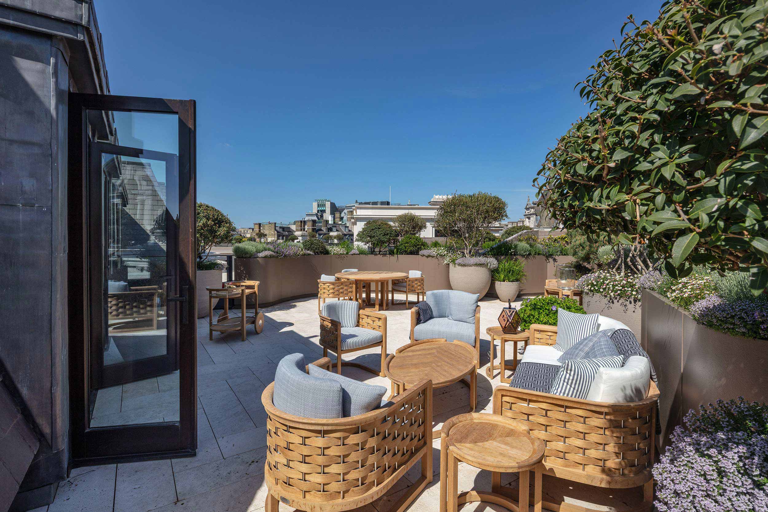 Website designer for building roofing company web agency London developers for builders roofers Mayfair Soho Kensington Chelsea